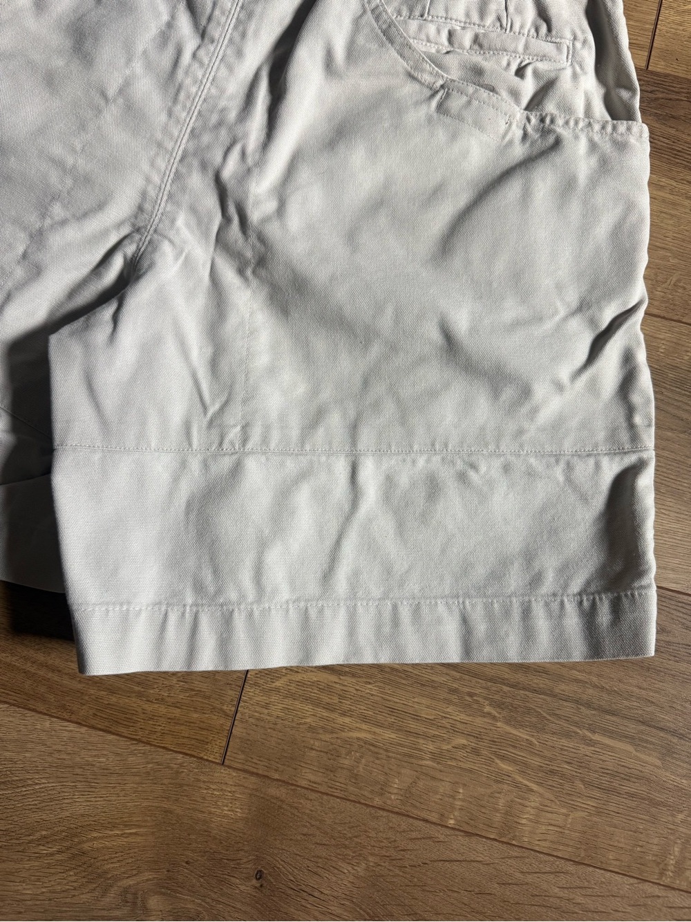 Patagonia Men's Light Beige Flat Front Shorts - Picture 5 of 6